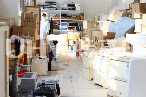 山東客戶來訪特高壓，現(xiàn)場進行設備驗收(圖2)